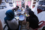 برگزاری نشست با جمعی از زنان سرپرست خانوارهنرمند میناکار استان مرکزی