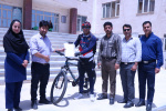 رکاب‌زنی دانشجوی دوچرخه‌سوار مرکز علمی‌کاربردی جهاددانشگاهی اراک به‌مناسبت دهه کرامت