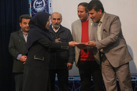 تقدیر از کارآفرینان نمونه مرکز آموزش علمی کاربردی جهاددانشگاهی اراک