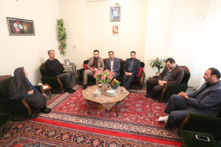 دیدار اعضای جهاد دانشگاهی استان مرکزی با خانواده شهیدان مشهدی و غلامی