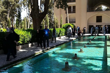 اردوی زیارتی سیاحتی کاشان و مشهد اردهال برگزار شد
