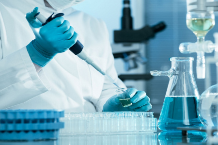 انعقاد قرارداد آزمایشگاه تشخیص طبی با بانک تجارت استان مرکزی