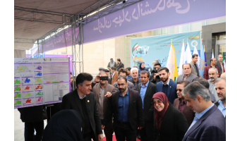 بازدید سخنگوی دولت از غرفه جهاددانشگاهی استان مرکزی در نمایشگاه دستاوردهای پژوهش و فناوری استان